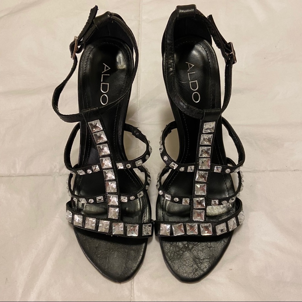 Ladies Aldo Shoe with/Rhinestones